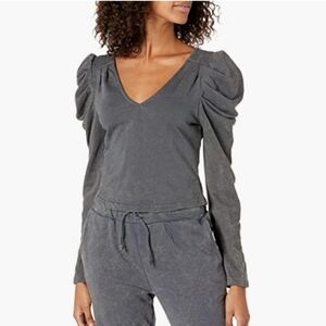 Kendall + Kylie womens Puff Sleeve V-Neck - Amazon Exclusive Sweatshirt